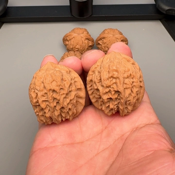 文玩核桃把件野生