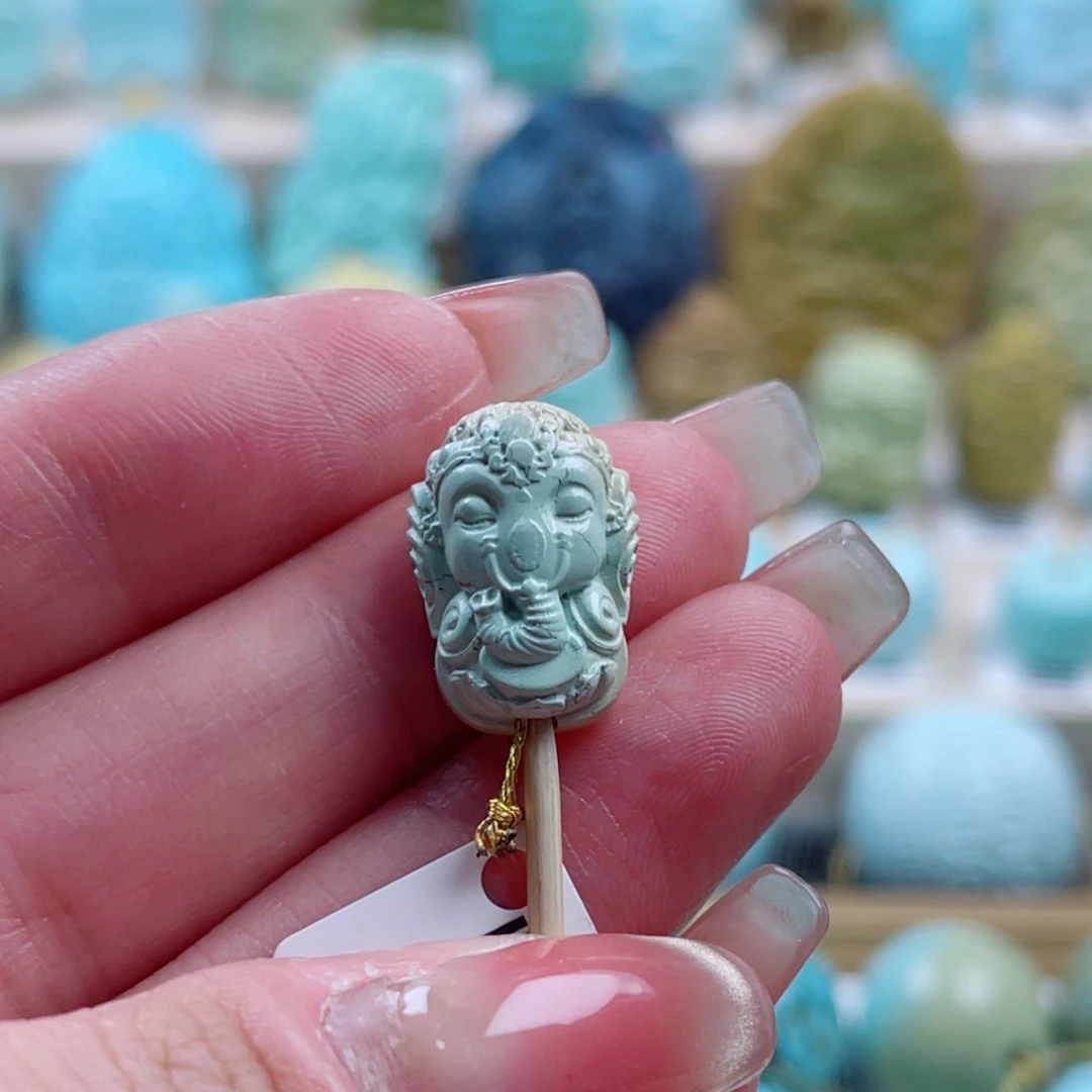 绿松石未镶嵌珠宝奇石