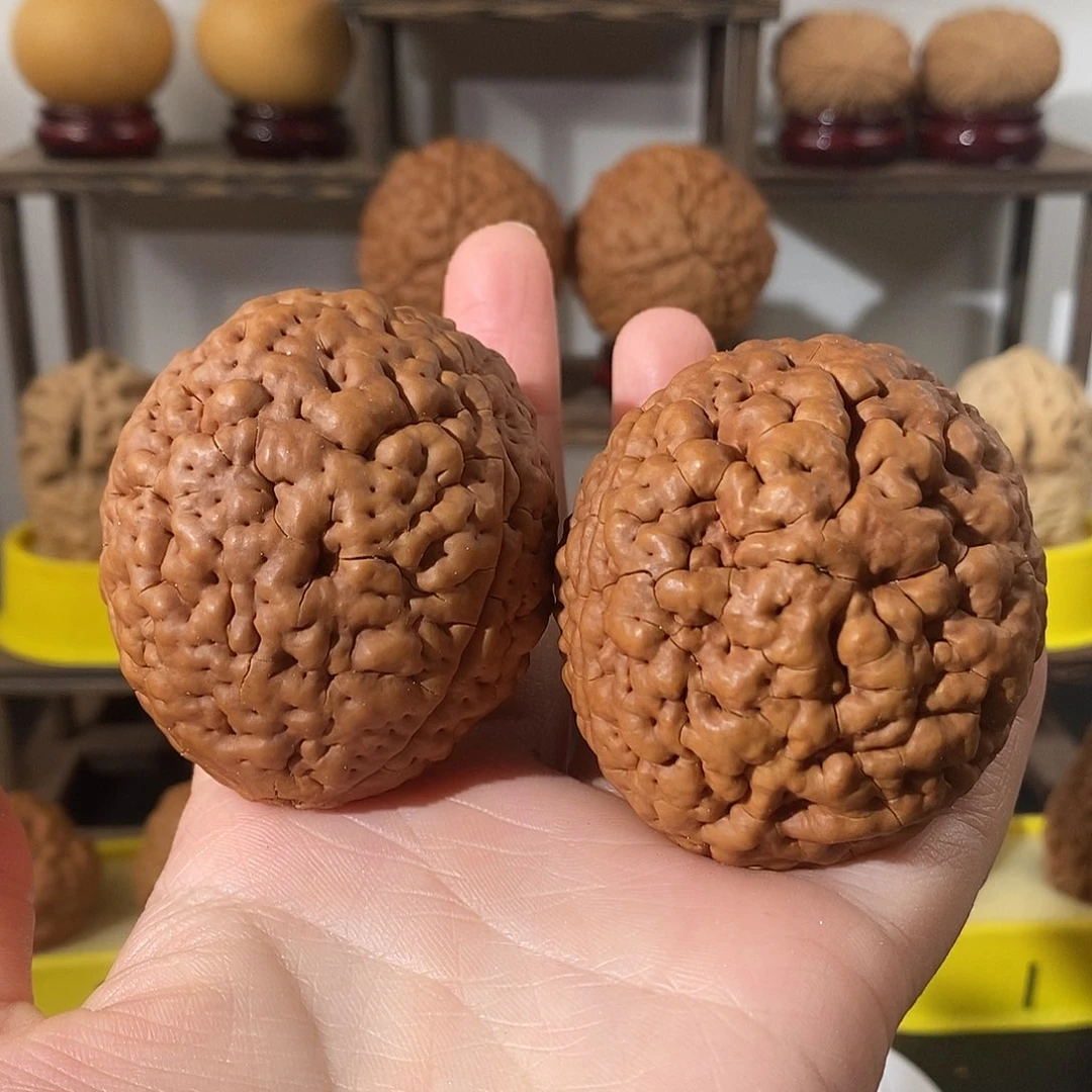 吊坠文玩核桃三瓣脑纹金刚练手微瑕5258