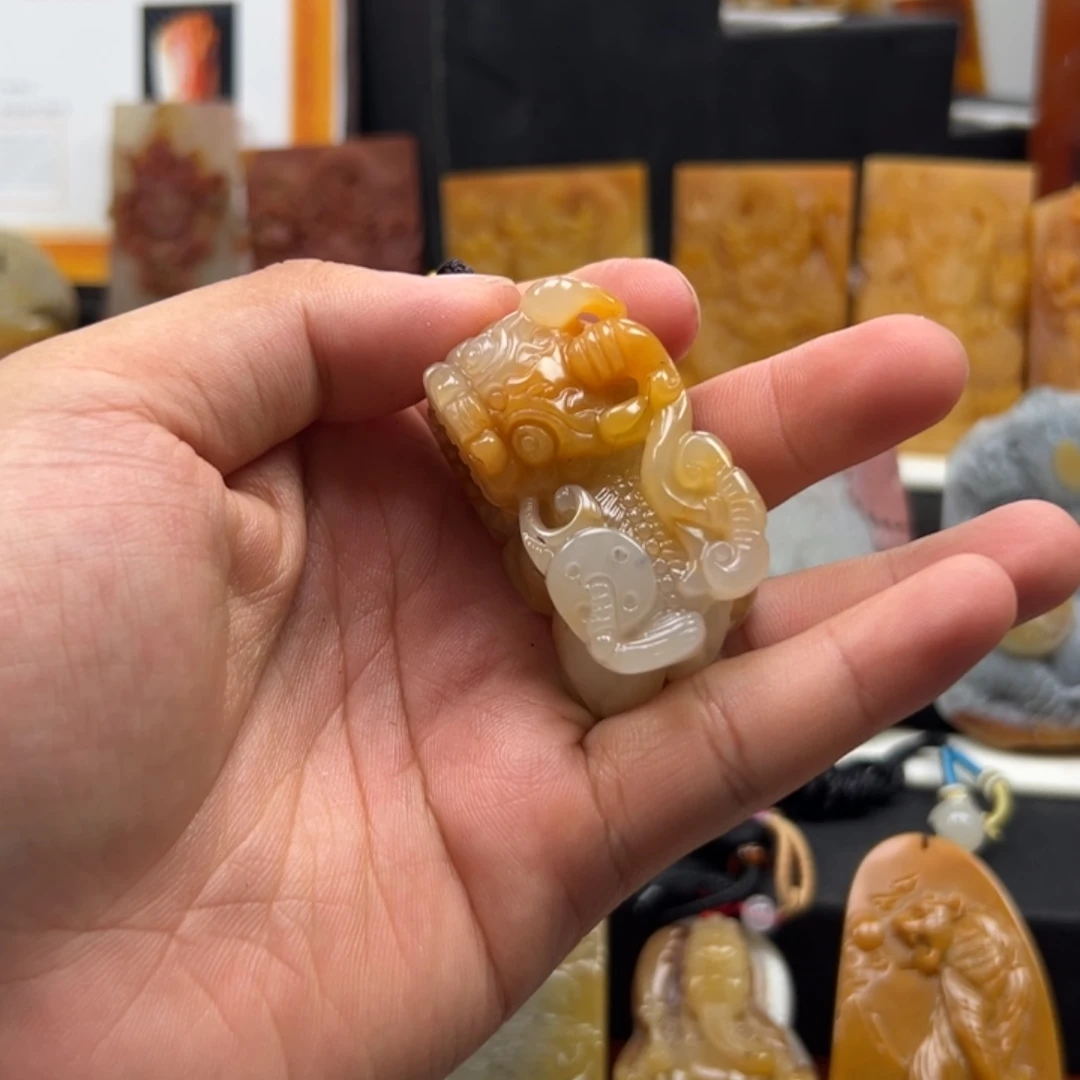 石英质玉（黄龙玉）未镶嵌多样性发货，发其一