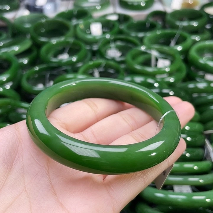 未镶嵌手镯和田玉（碧玉）