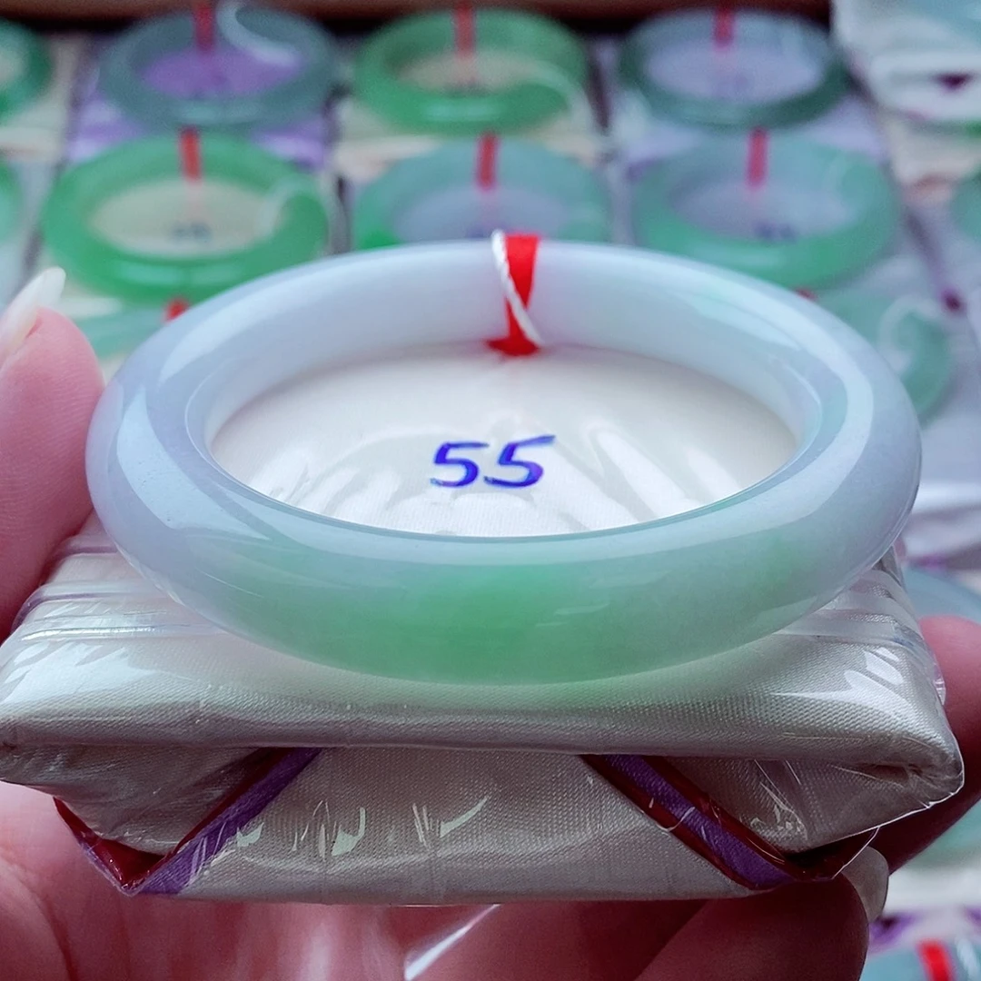 翡翠未镶嵌手镯（圆镯）212翠绿白底青大胖圆温润细腻