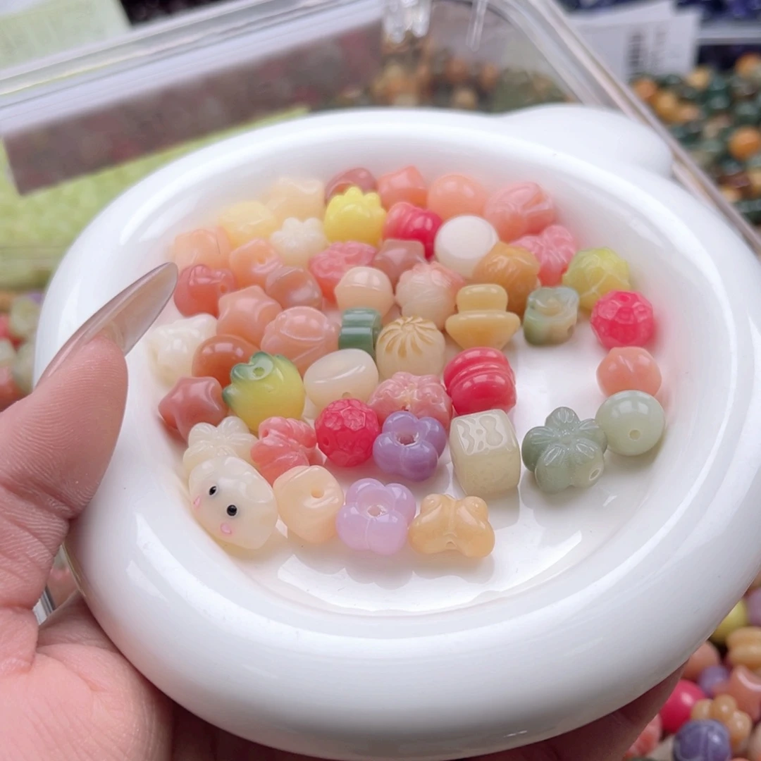 白玉菩提吊坠c10-13mm22颗。雕刻混