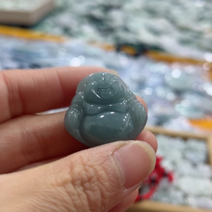 翡翠未镶嵌颈饰玉佛公