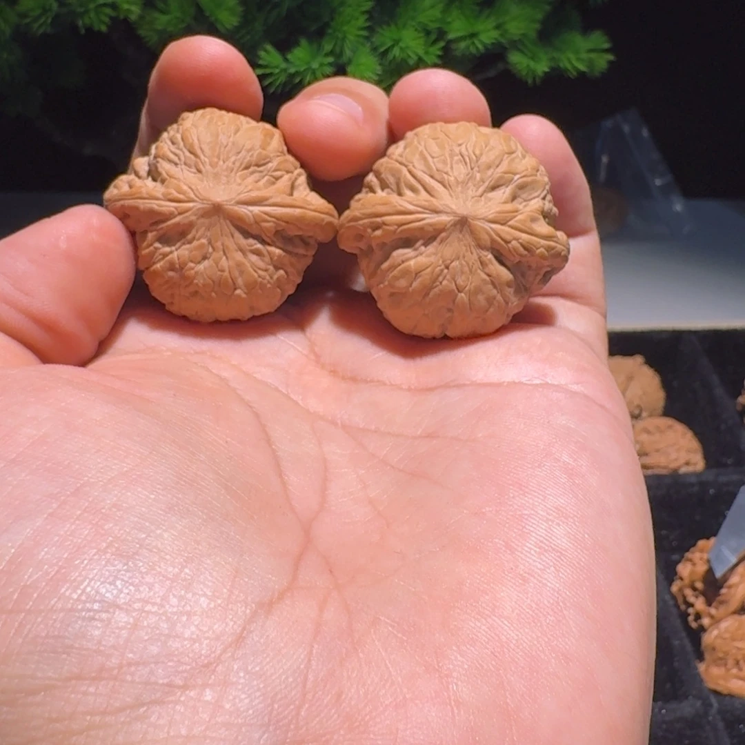 文玩核桃吊坠铁锤