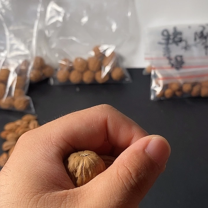 L***.核桃手串/手链大➕小