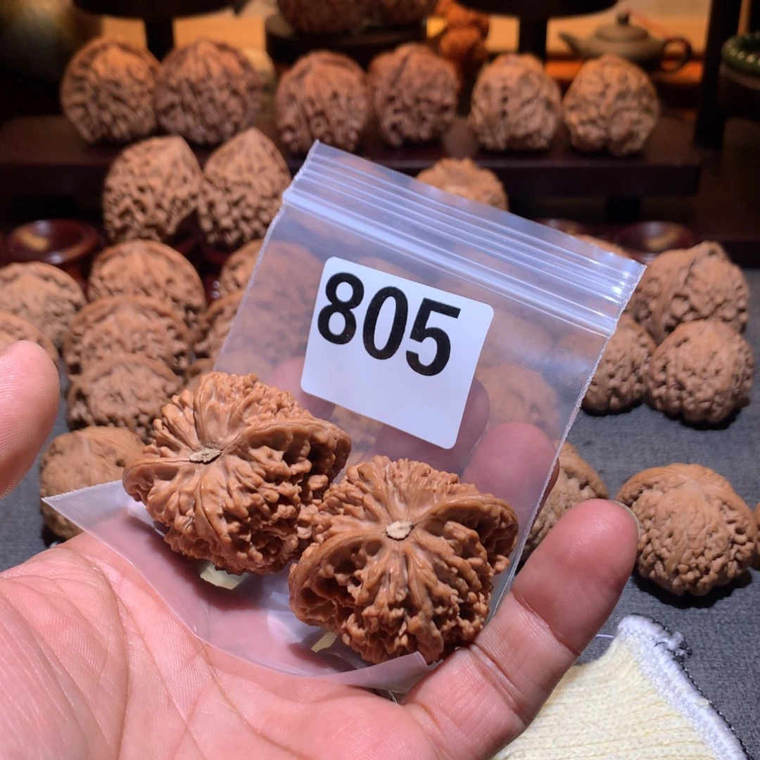 青***行桃核把件满天星805号