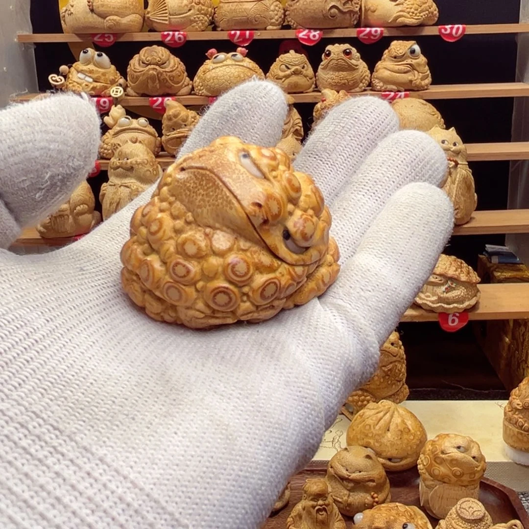 香榧木陌**爷竹根雕金蟾手把件