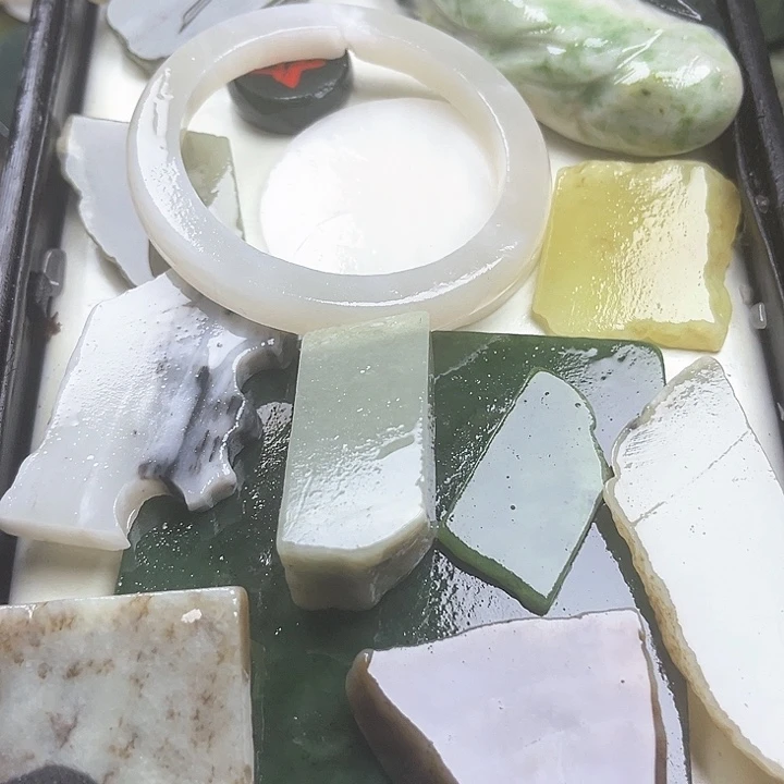 和田玉（糖玉）和田玉边角料9K金镶嵌江*