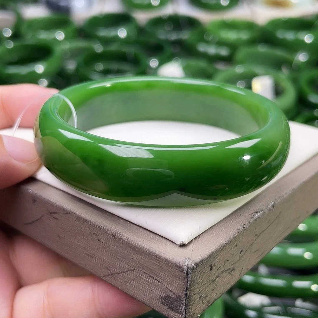 未镶嵌手镯和田玉（碧玉）