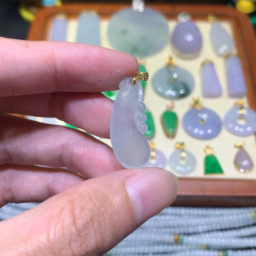 吊坠(不含链)18K金镶嵌翡翠