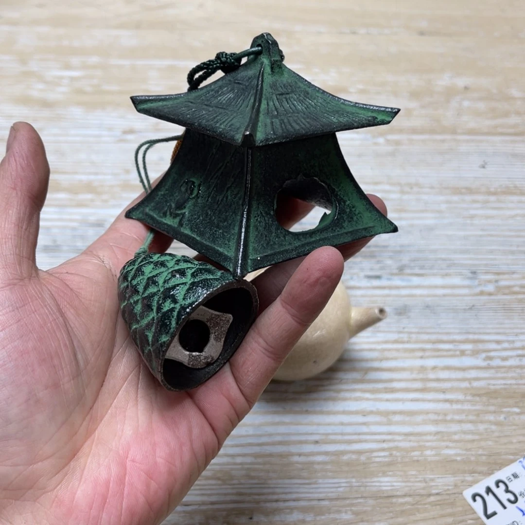 瓷片原***Y密密麻麻地排列着