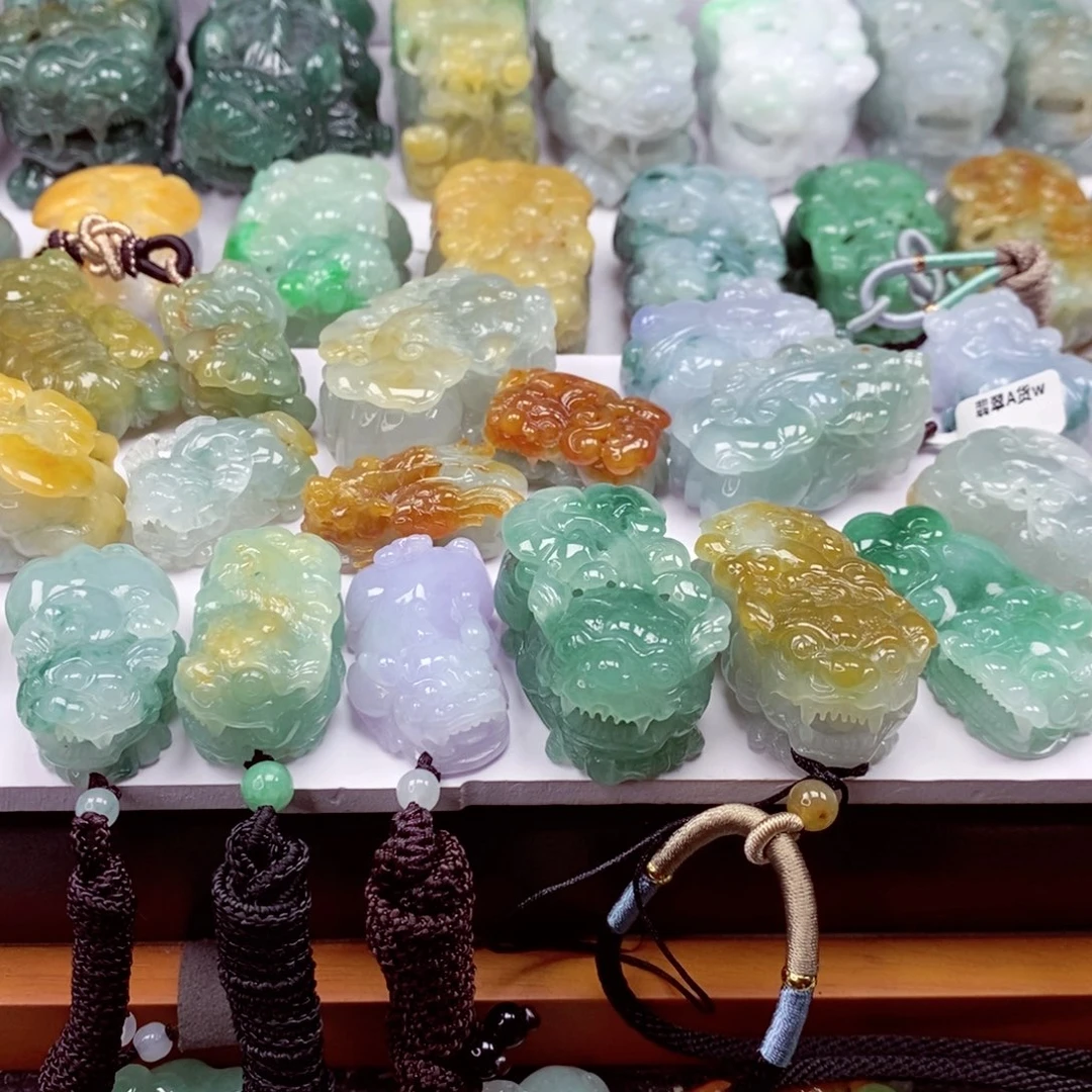 翡翠颈饰未镶嵌翡翠