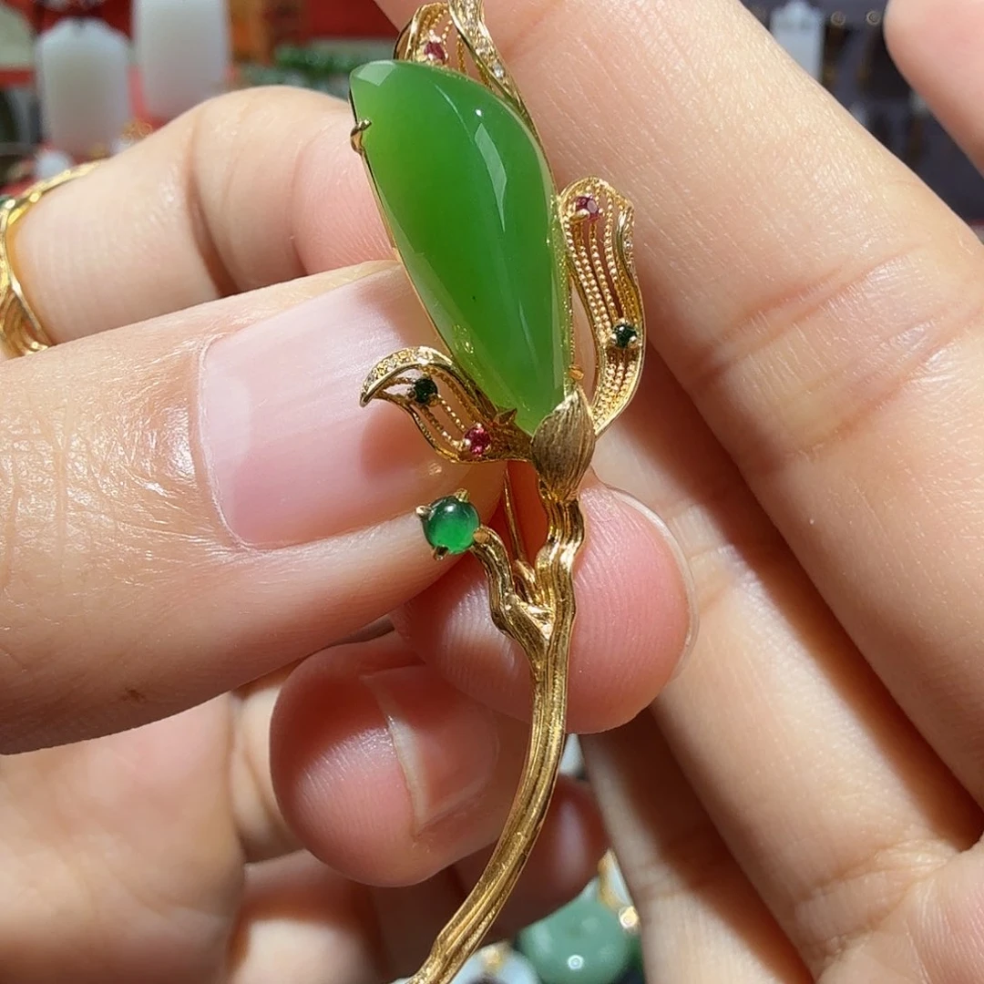 和田玉18K金镶嵌颈饰