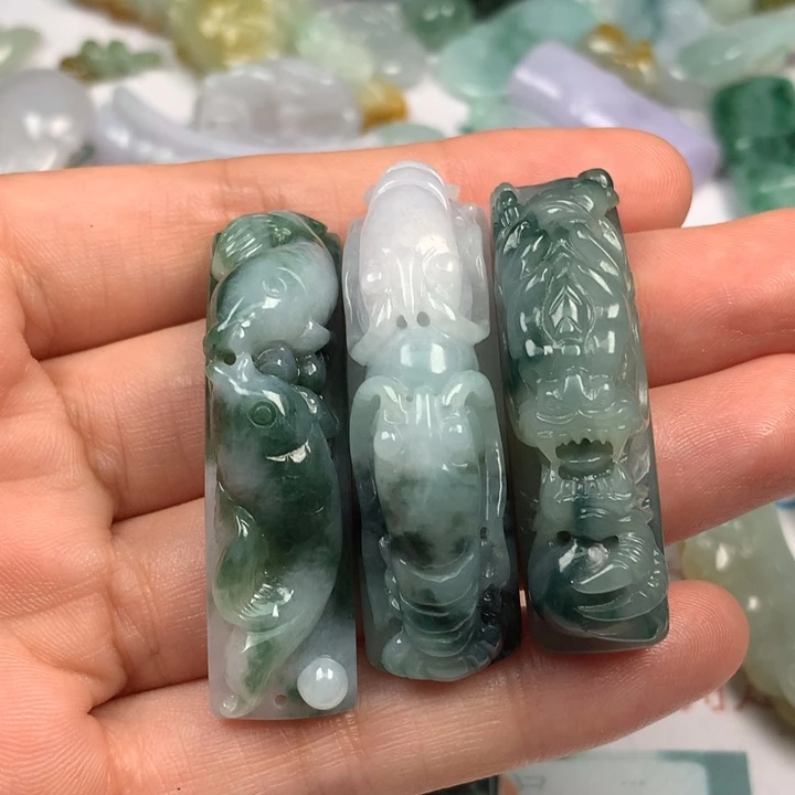 *****颈饰未镶嵌翡翠翡翠