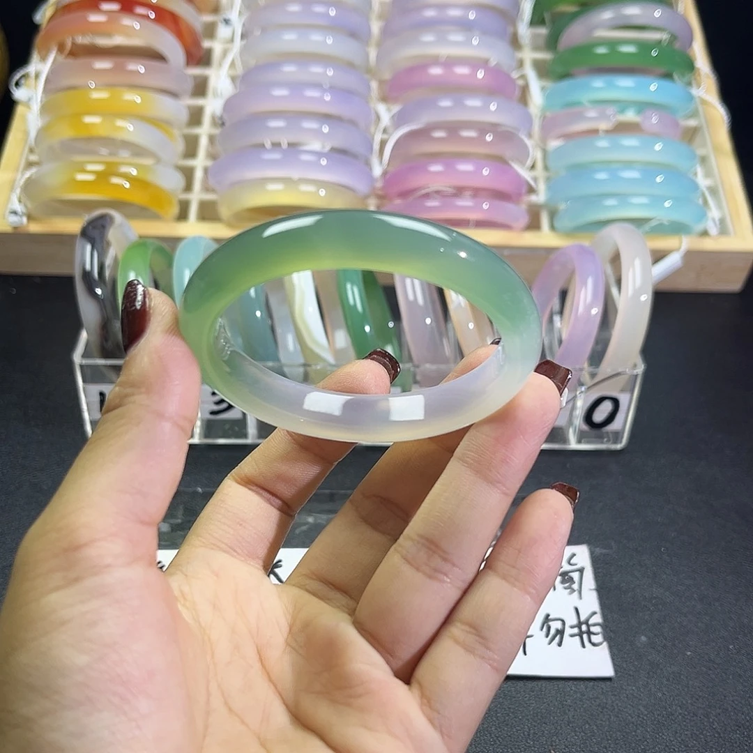 9***k玛瑙/玉髓未镶嵌手镯