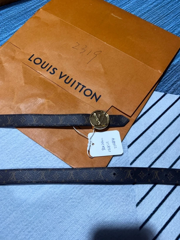 95新 LouisVuitton/路易威登 满印老花金色logo细腰带