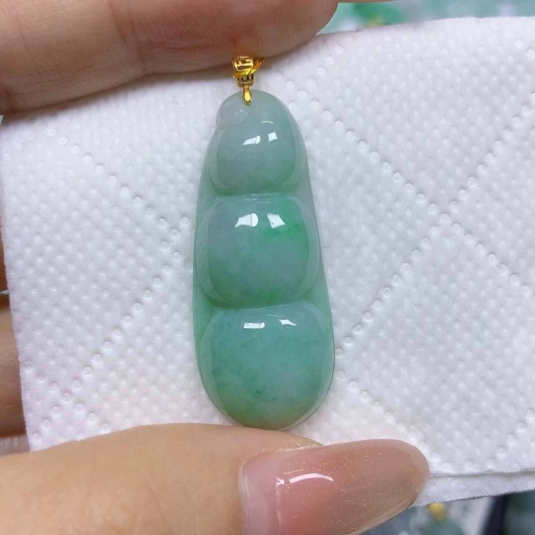 颈饰18K金镶嵌翡翠挂件