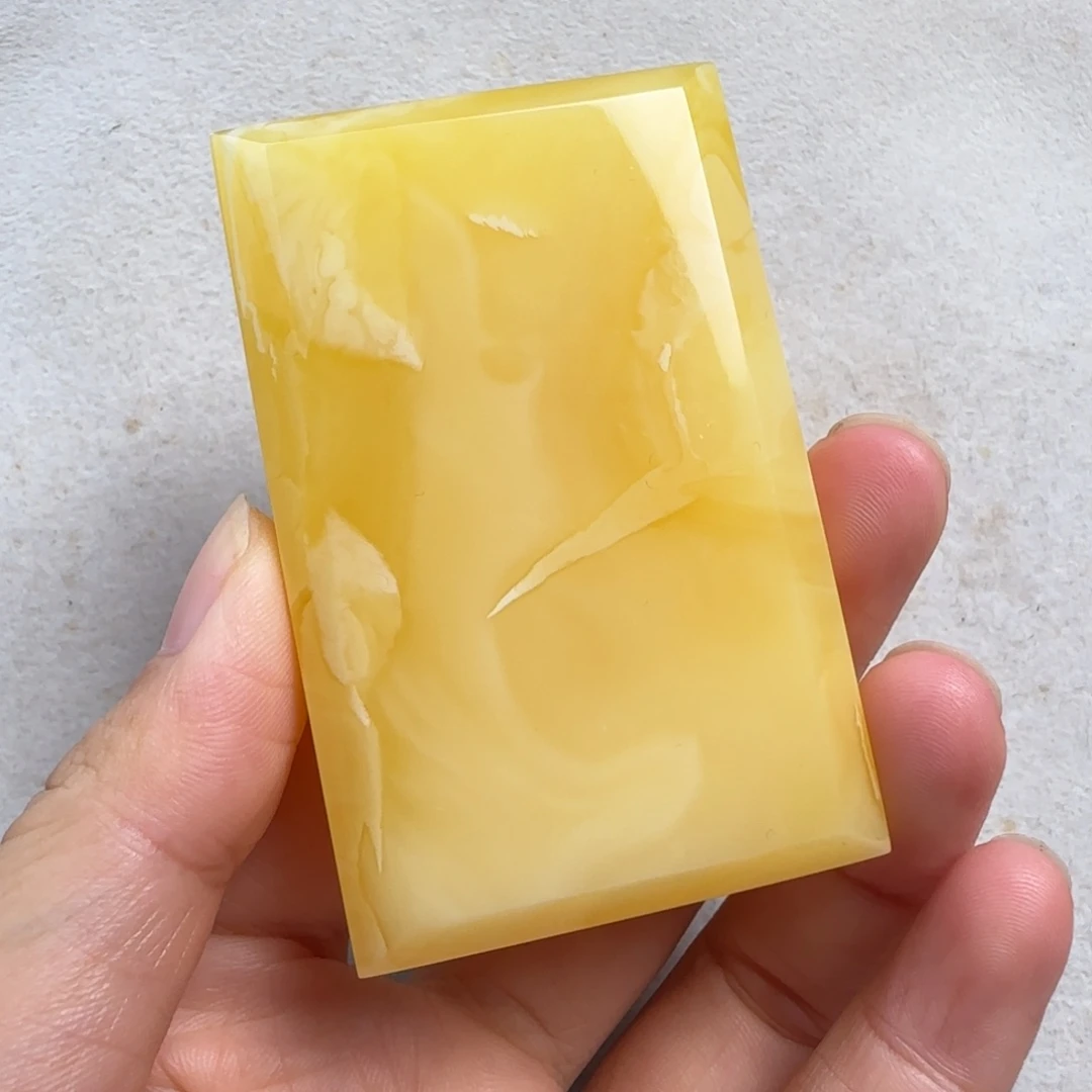 蜜蜡未镶嵌珠宝奇石