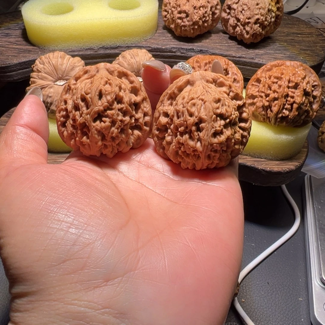 勇***哥文玩核桃吊坠南疆石42