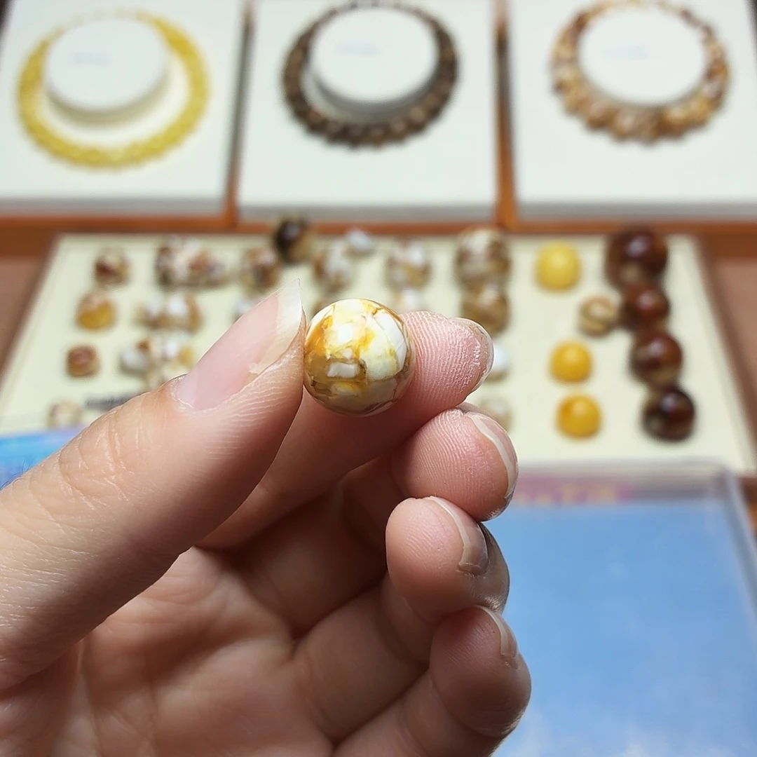 老***宽吊坠桃核沁色圆珠一颗