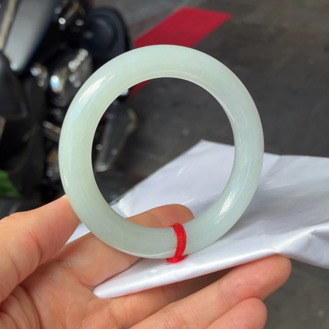 翡翠手镯（圆镯）未镶嵌天然缅甸翡翠手镯