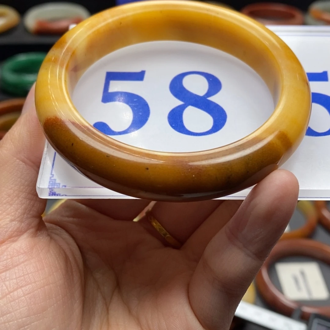 石英质玉（黄龙玉）手镯未镶嵌