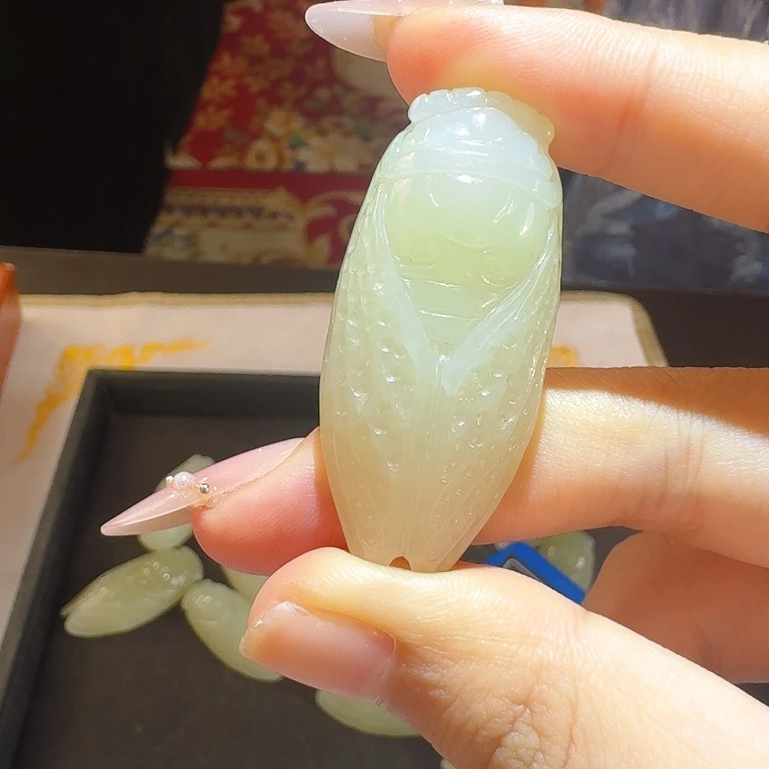 颈饰未镶嵌和田玉一鸣惊人