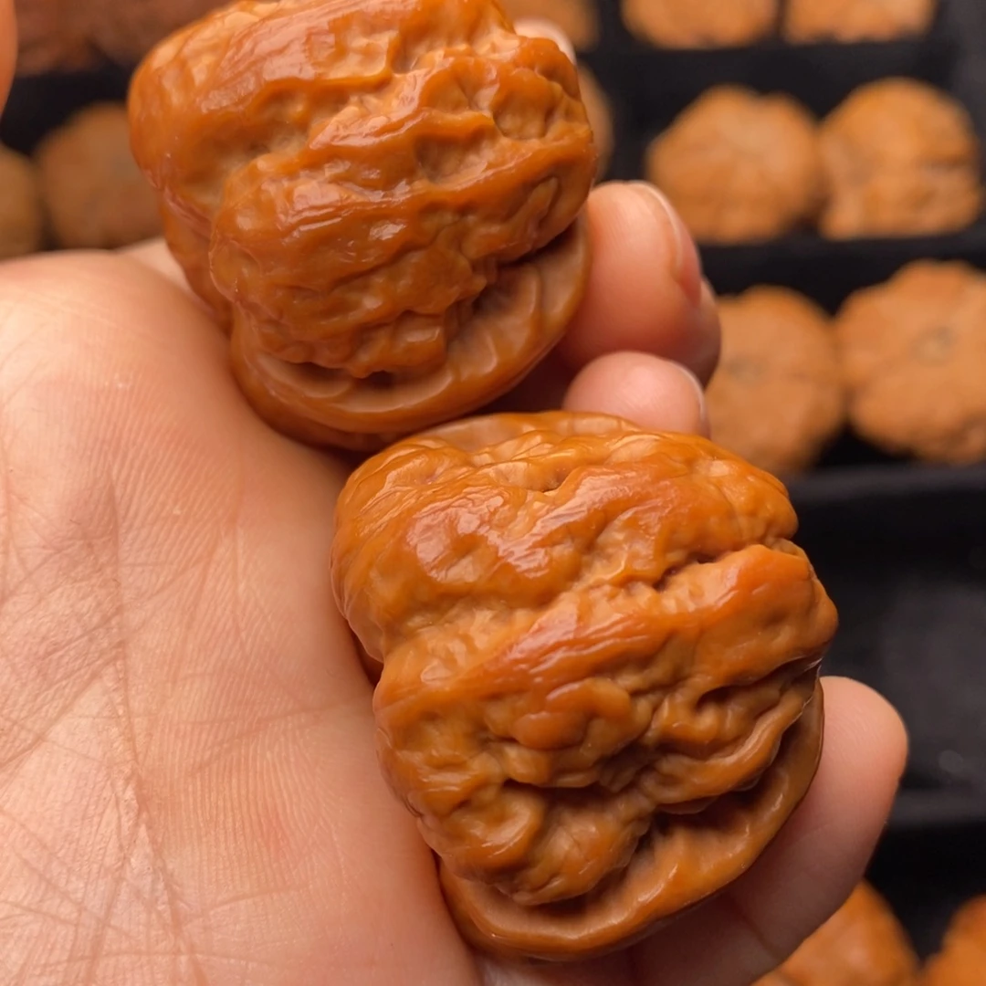 文玩核桃把件秦岭野生核桃