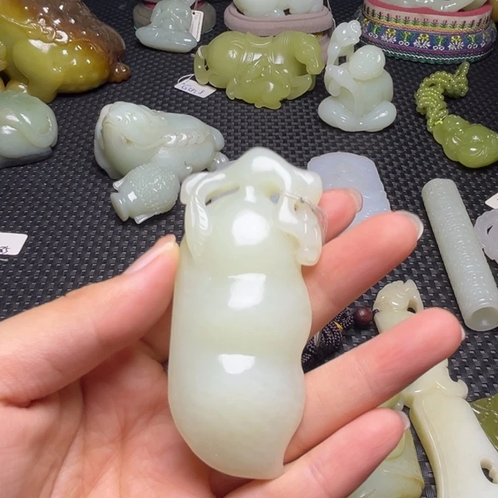 和田玉（糖玉）未镶嵌颈饰