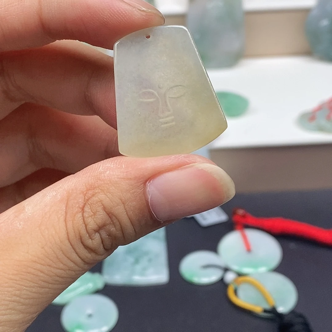 翡翠未镶嵌颈饰翡翠