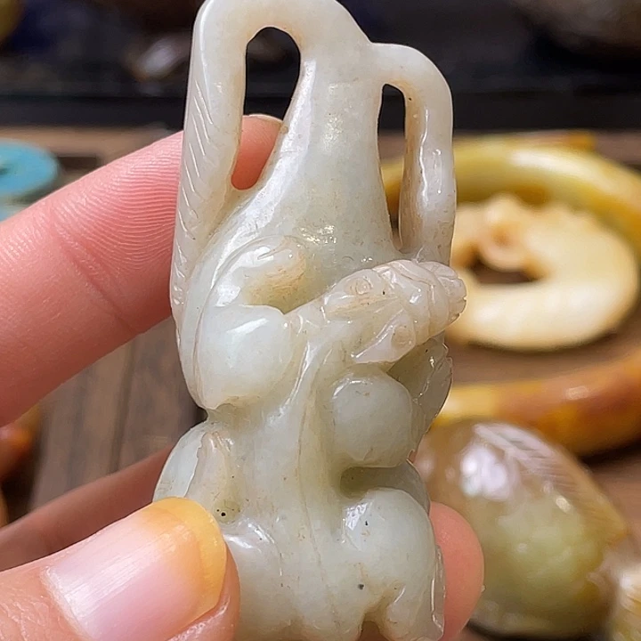 用***6和田玉（糖玉）未镶嵌颈饰