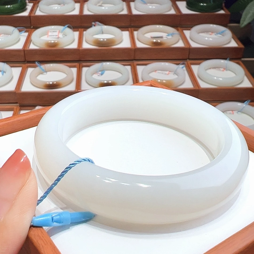 和田玉手镯55 56未镶嵌