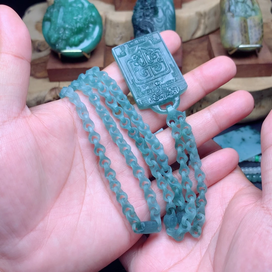 吴***西定制翡翠未镶嵌翡翠