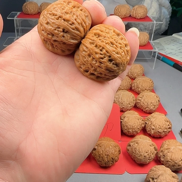 桃核把件0****0铁锤妹妹