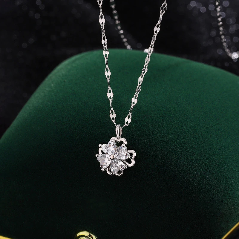 坠链均足银合成锆石 老凤祥999足银旋转四叶草项链女轻奢纯银吊坠