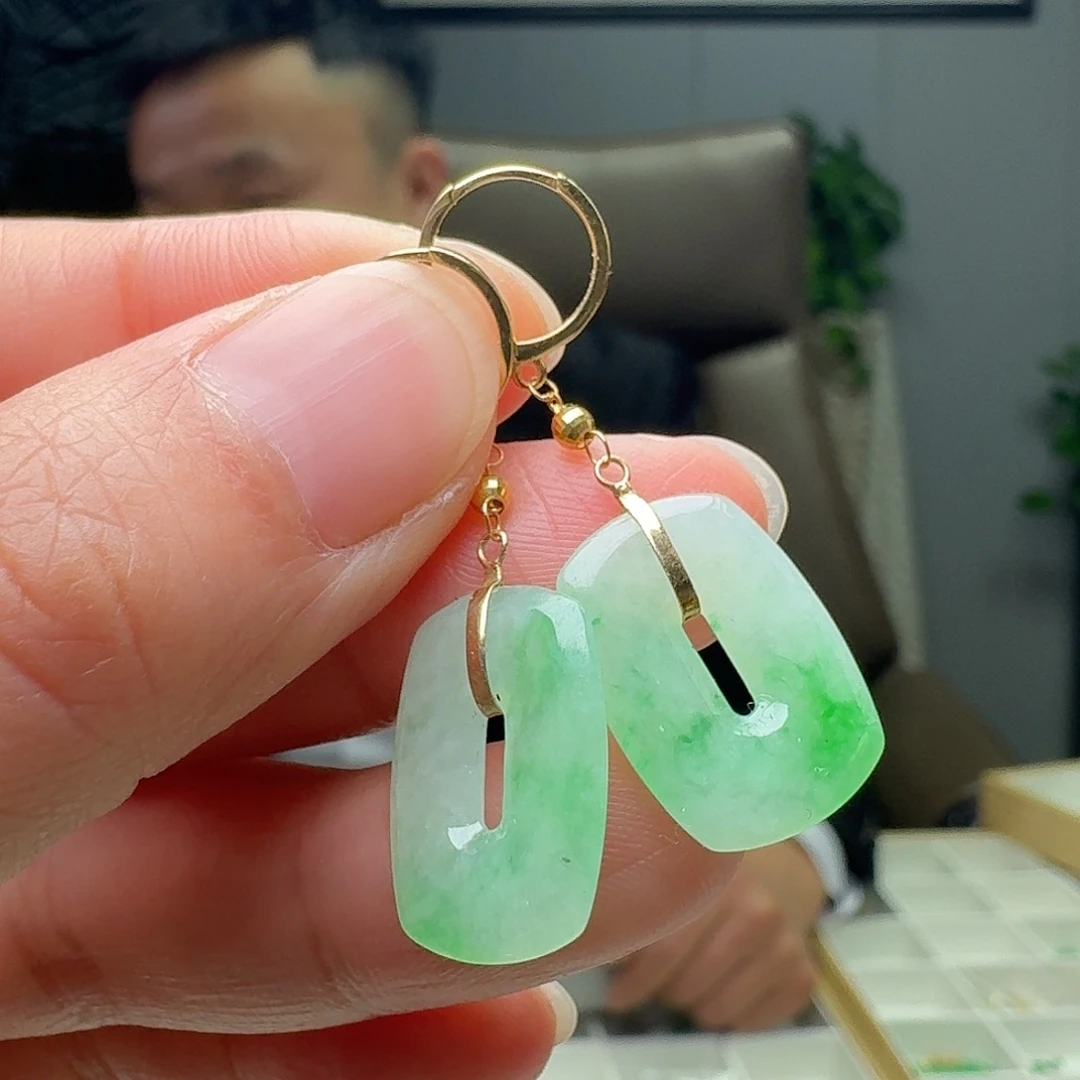 翡翠18K金镶嵌耳饰天然