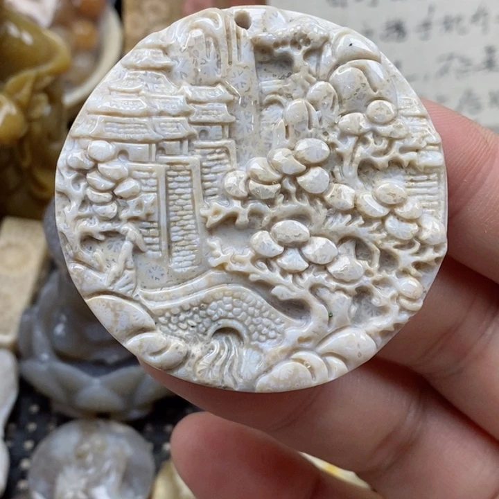颈饰未镶嵌硅化珊瑚（珊瑚玉）
