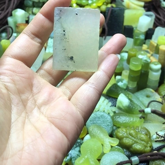 未镶嵌岫玉吊坠岫