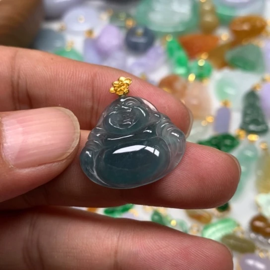 翡翠颈饰未镶嵌翡翠