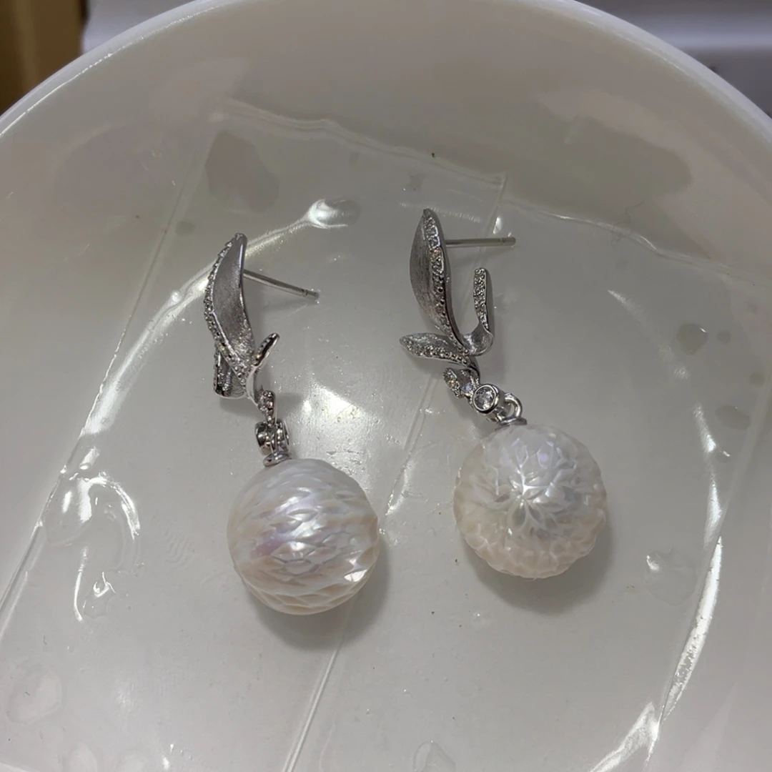 银S925镶嵌耳饰淡水珍珠