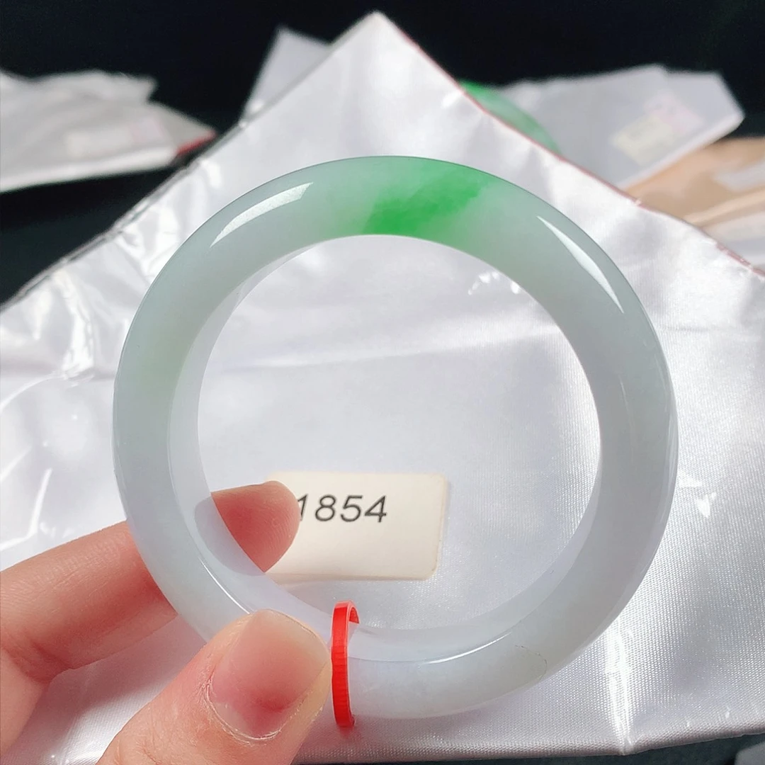 翡翠手镯未镶嵌54圈1854