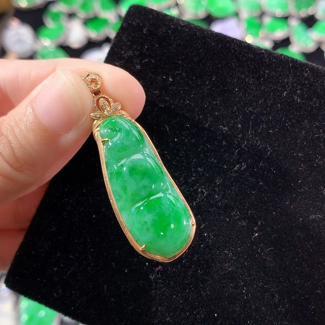 翡翠18K金镶嵌颈饰