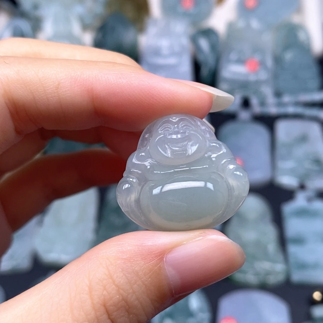 翡翠未镶嵌颈饰佛公