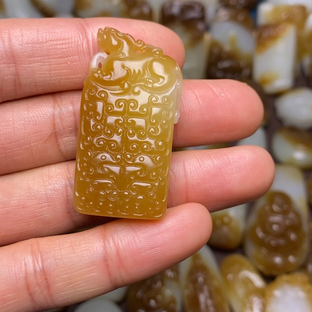 和田玉未镶嵌颈饰