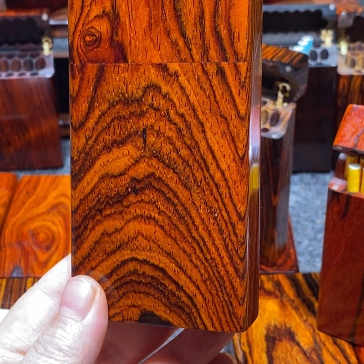 黄***师微凹黄檀（南美大红酸枝）细烟盒