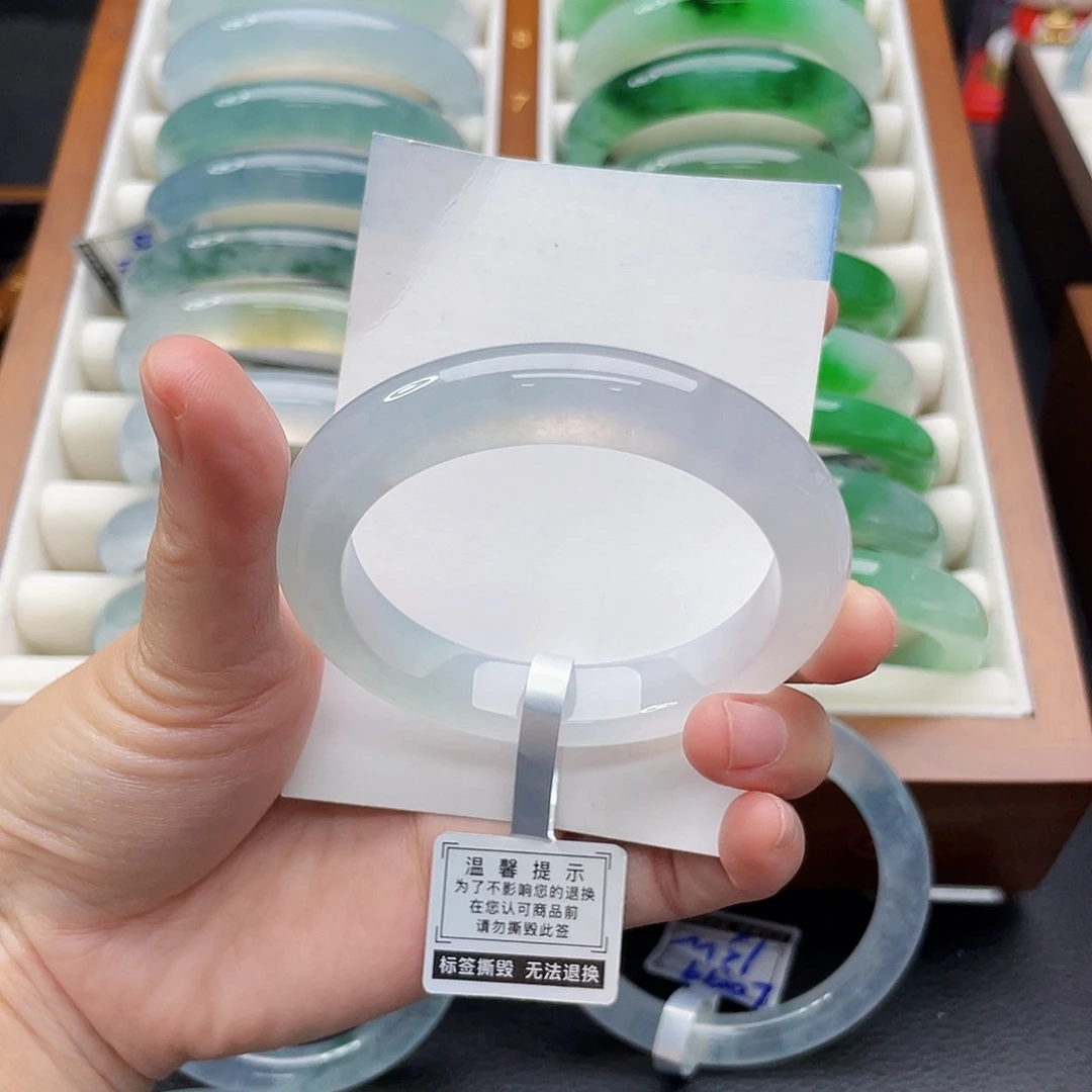 翡翠未镶嵌手镯50.6白冰