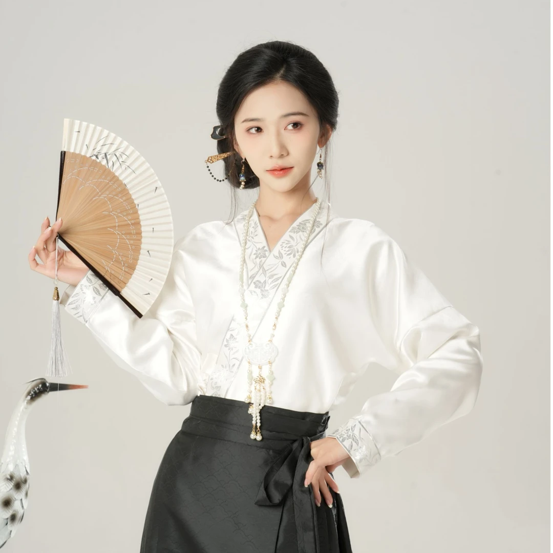 夏明轩【苏梅】暗纹提花宋制对襟交领飞机袖杏色百搭汉服主播推荐