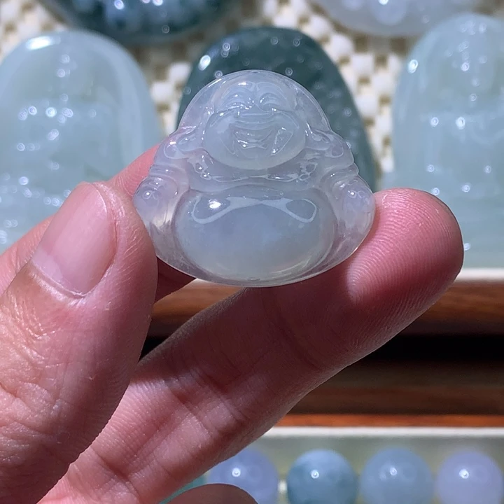 翡翠未镶嵌颈饰佛公