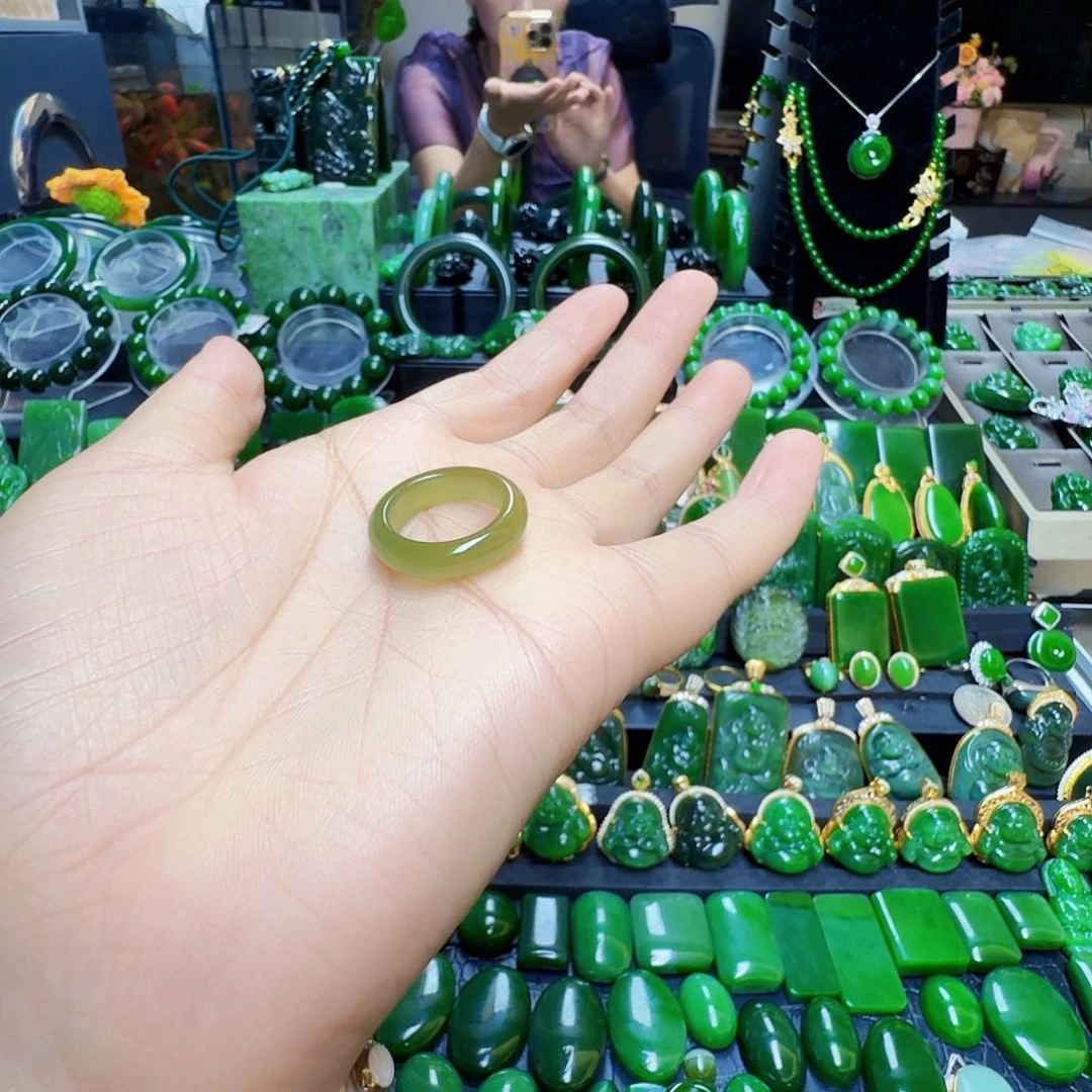 和田玉（碧玉）戒指未镶嵌至****来